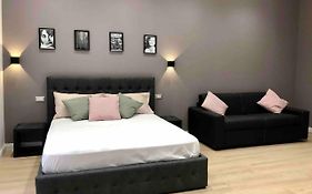 Naples Suite And Home